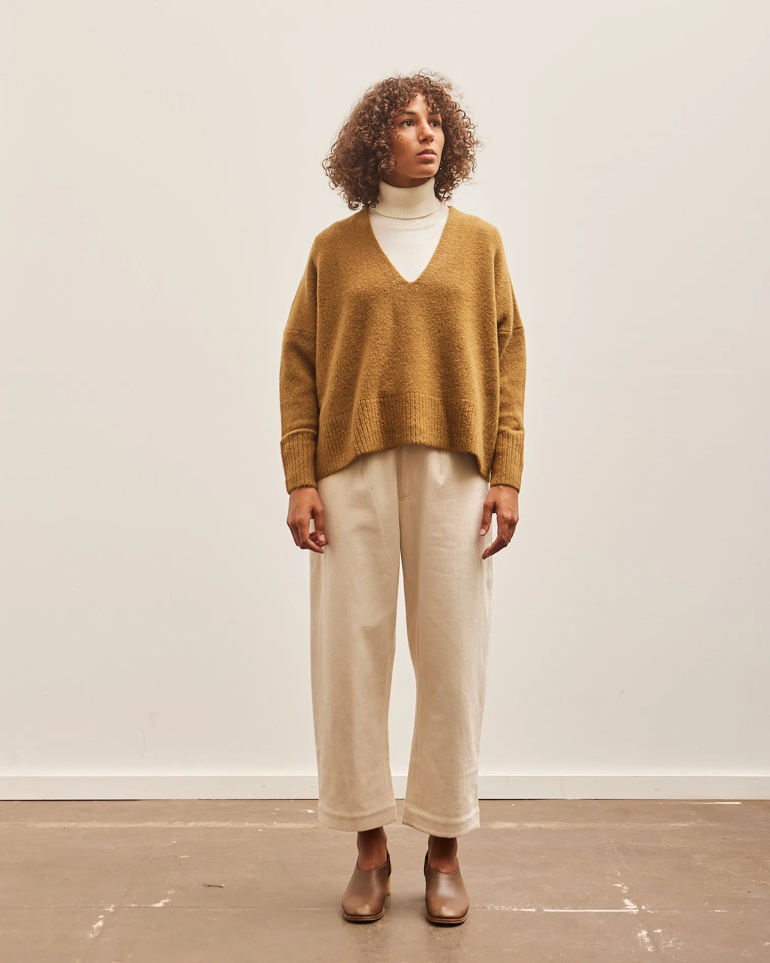 7115 V-Neck Sweater, Dijon