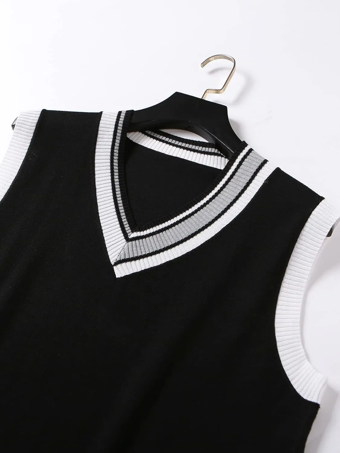 OYOANGLE Men's Casual Sweater Vest V-Neck Sleeveless Knitted Pullover Sweater Vest