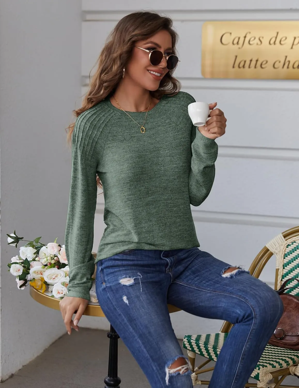 Sweatshirts for Women Trendy Crewneck Pleated Tunic Shirts Long Sleeve Fall Tops Fashion 2024