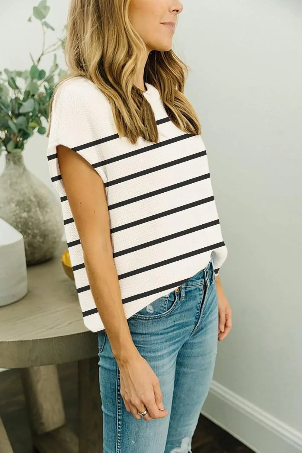 Women Short Sleeve Sweater Tops Spring 2025 Sleeveless Sweater Vest Casual Knit Cap Sleeve Sweater Tanks