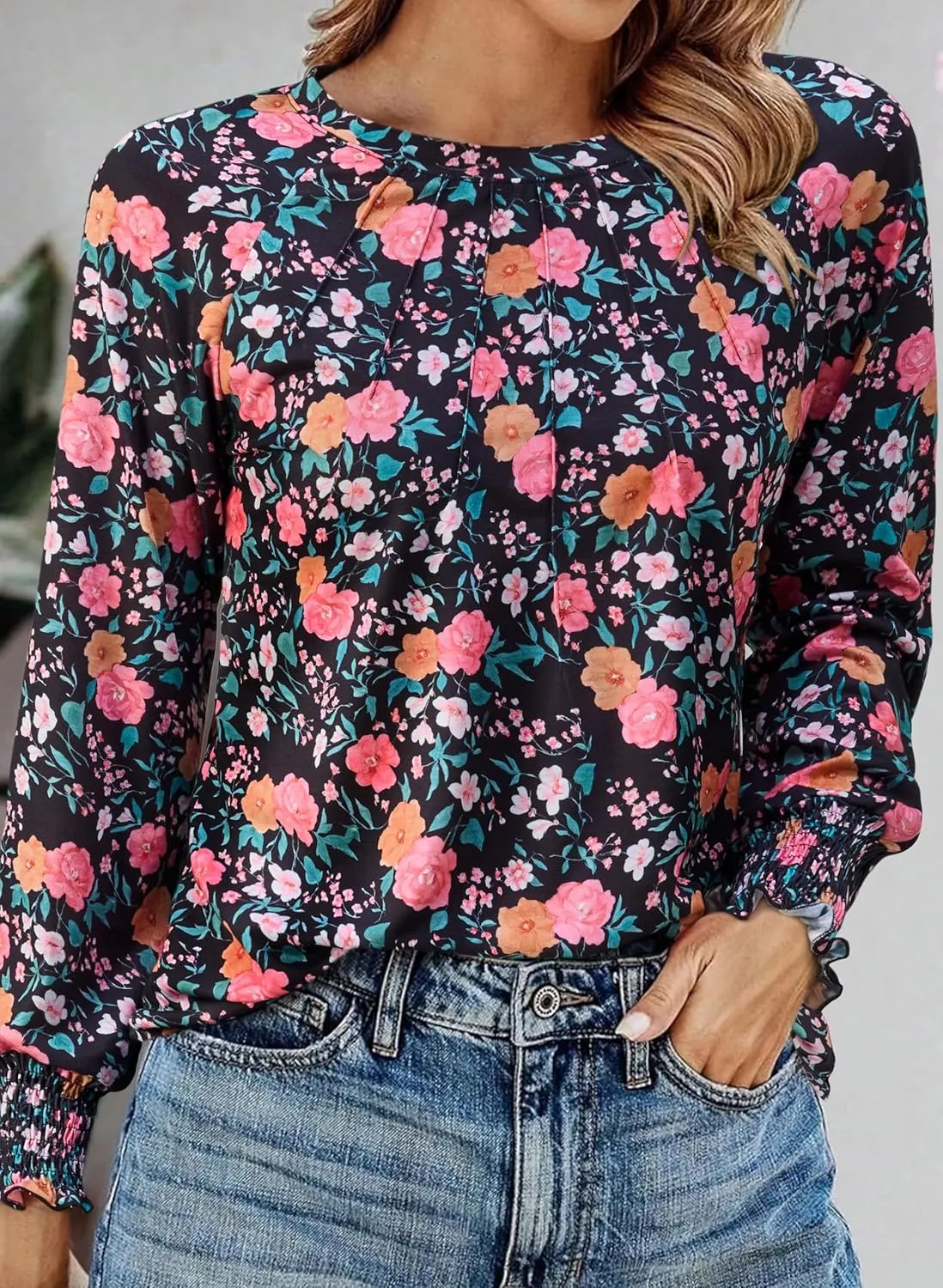 Womens Spring Fashion 2025 Long Sleeve Tunic Tops to Wear with Leggings Crewneck Pleated Shirts Loose Fit Cute Tee